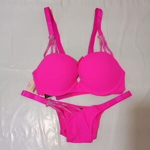 Victoria's Secret hot pink rhinestone lingerieset in size 34B NWT